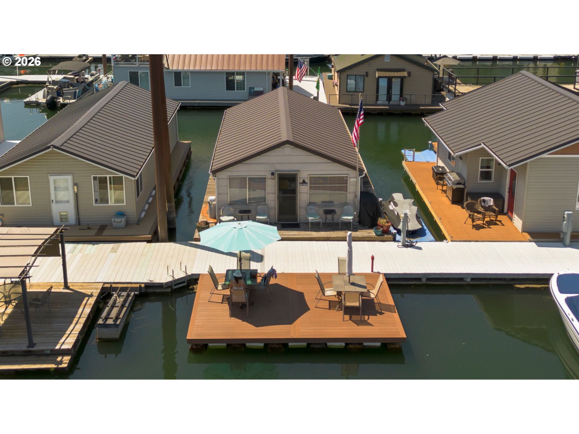18699 Ne Marine Dr C5 Property Photo 1
