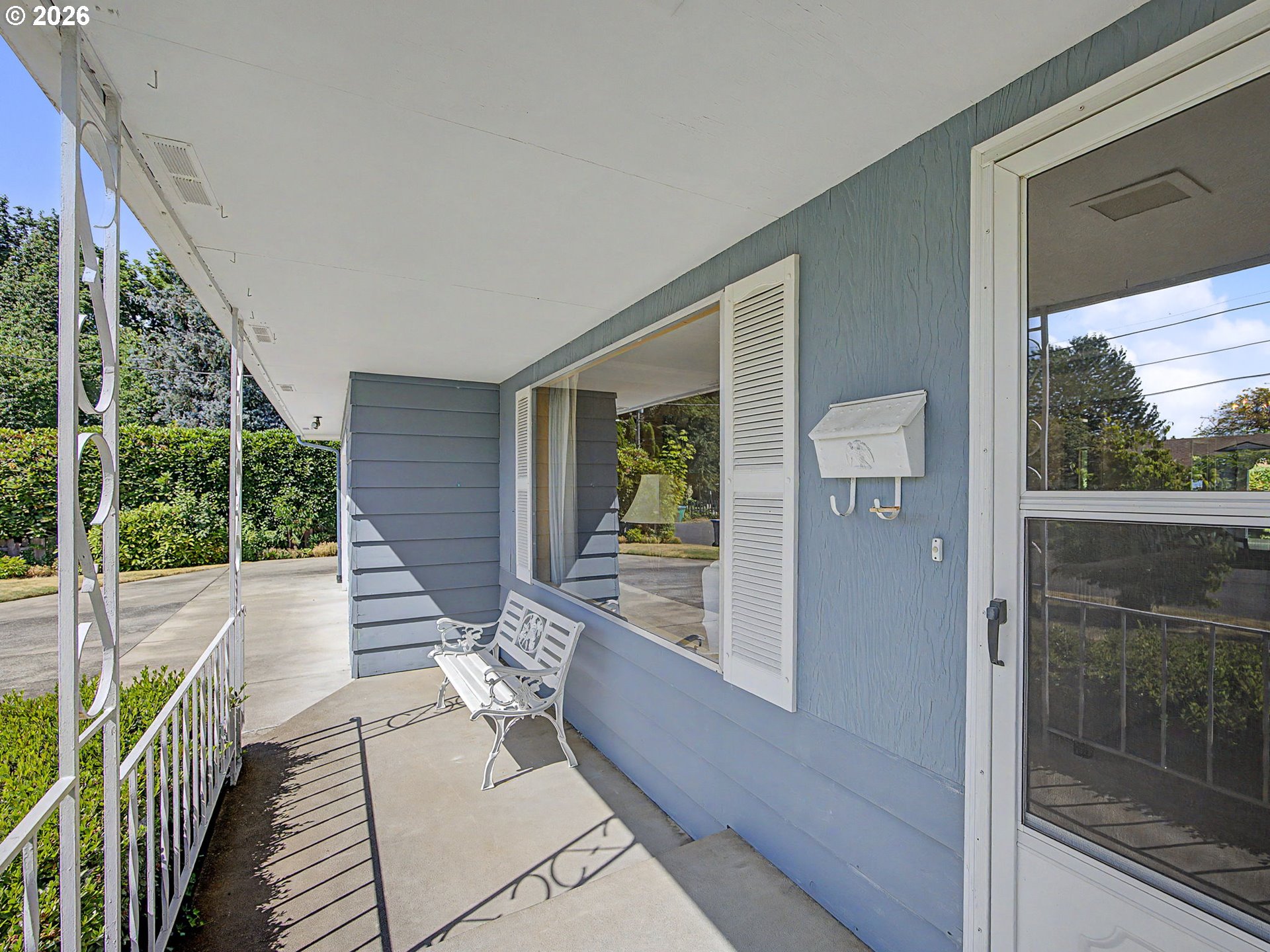 250 Se Juniper Ave Property Photo 2