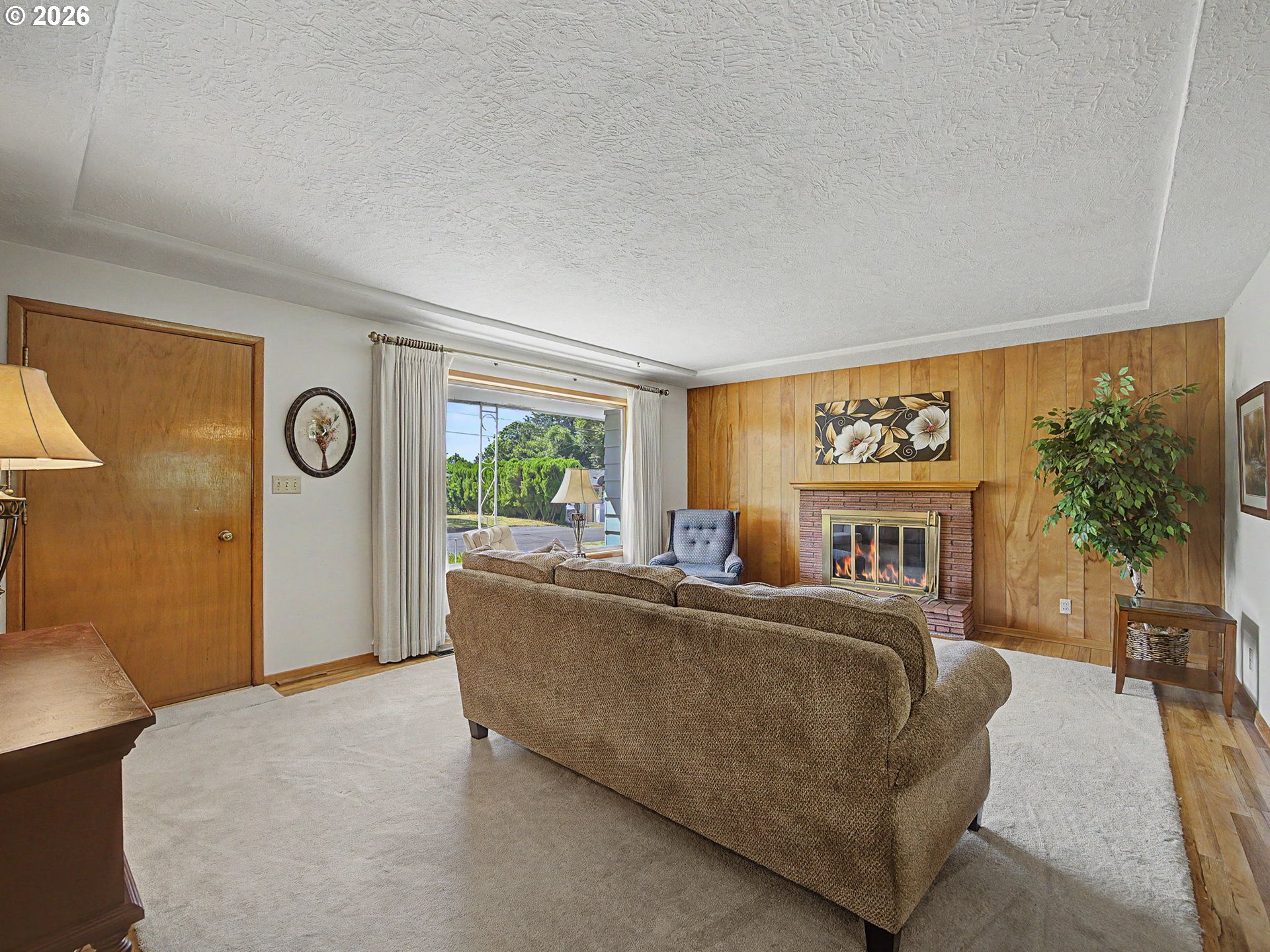 250 Se Juniper Ave Property Photo 5