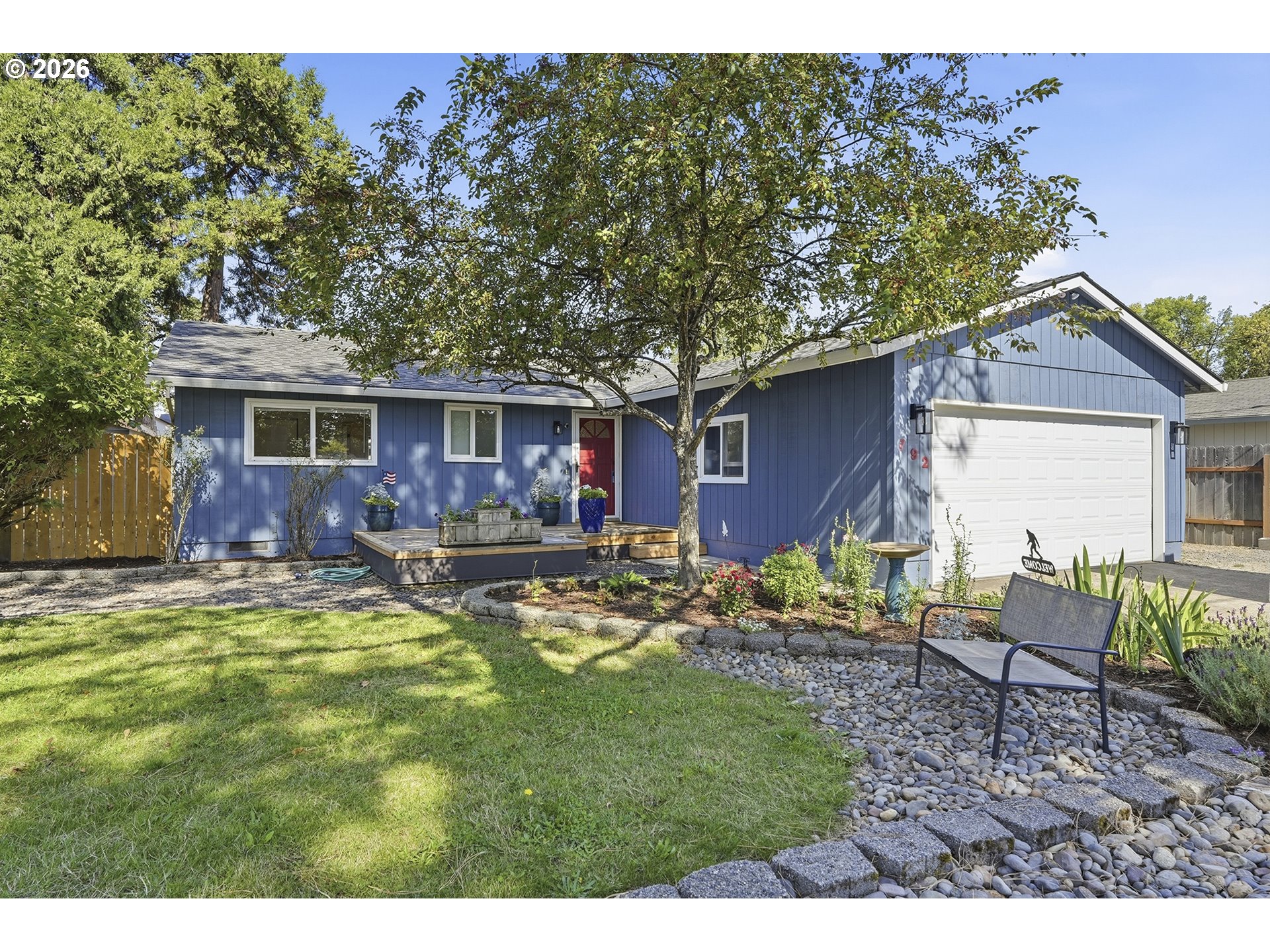 792 SE CEDAR ST Property Photo 1