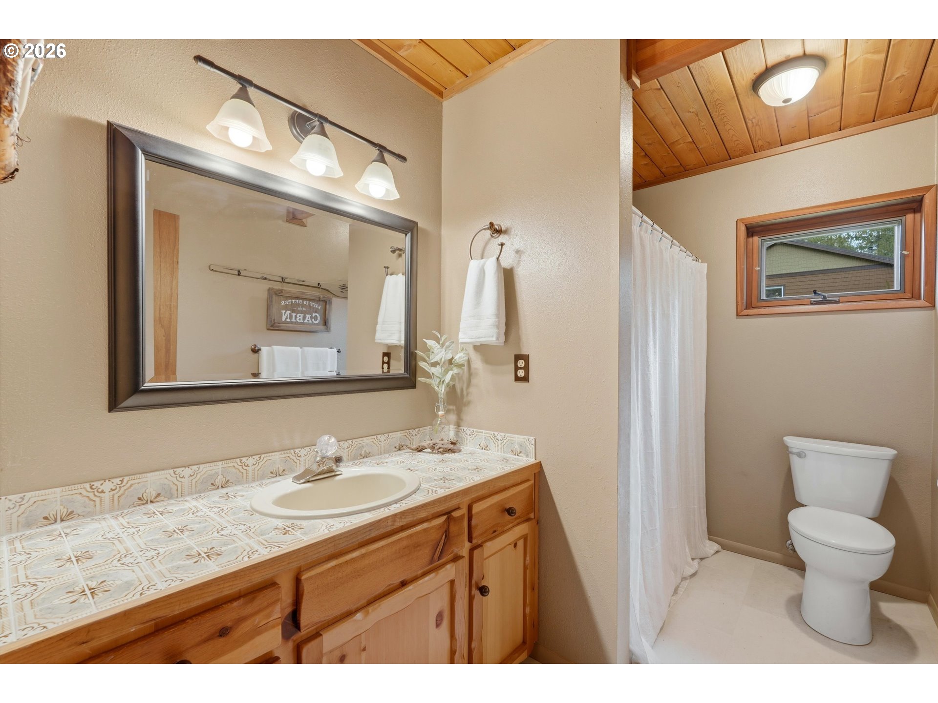 57206 E Marmot Rd Property Photo 19