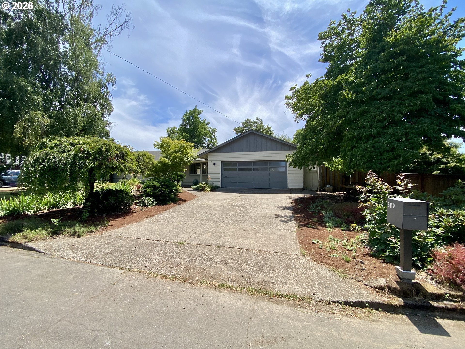 6119 MONTANA LN