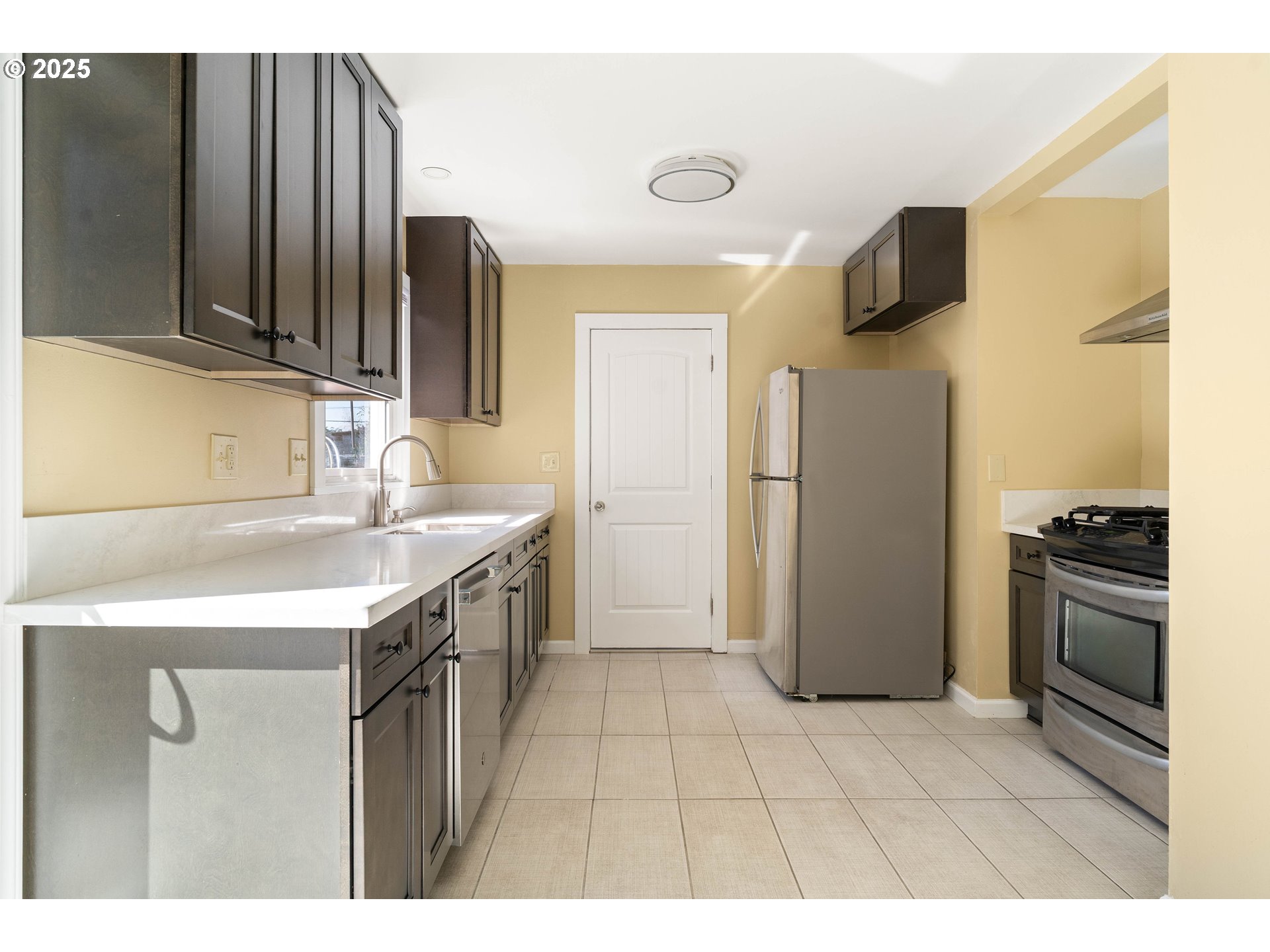 11330 Ne Glisan St Property Photo 10