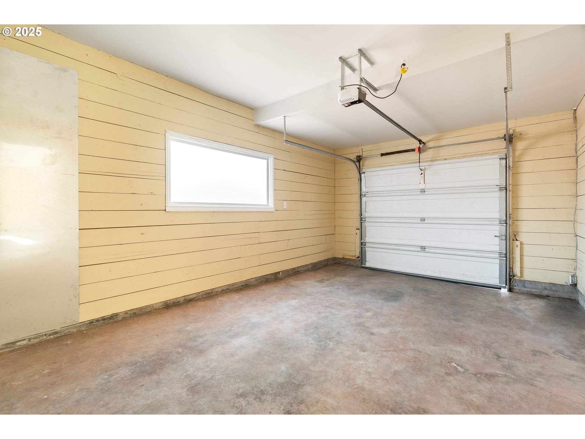 11330 Ne Glisan St Property Photo 13