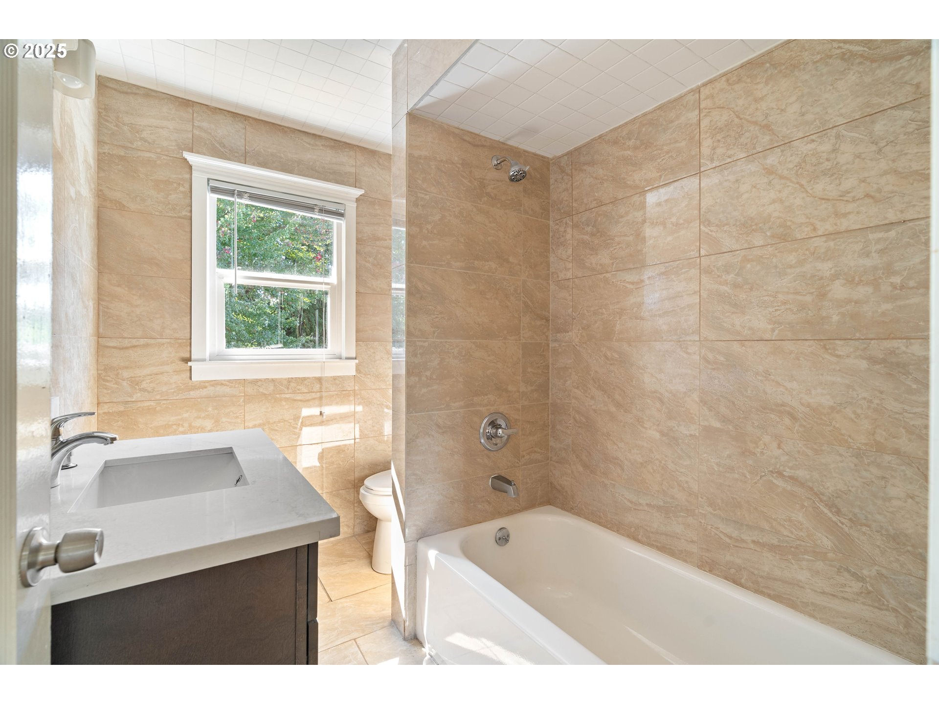 11330 Ne Glisan St Property Photo 14
