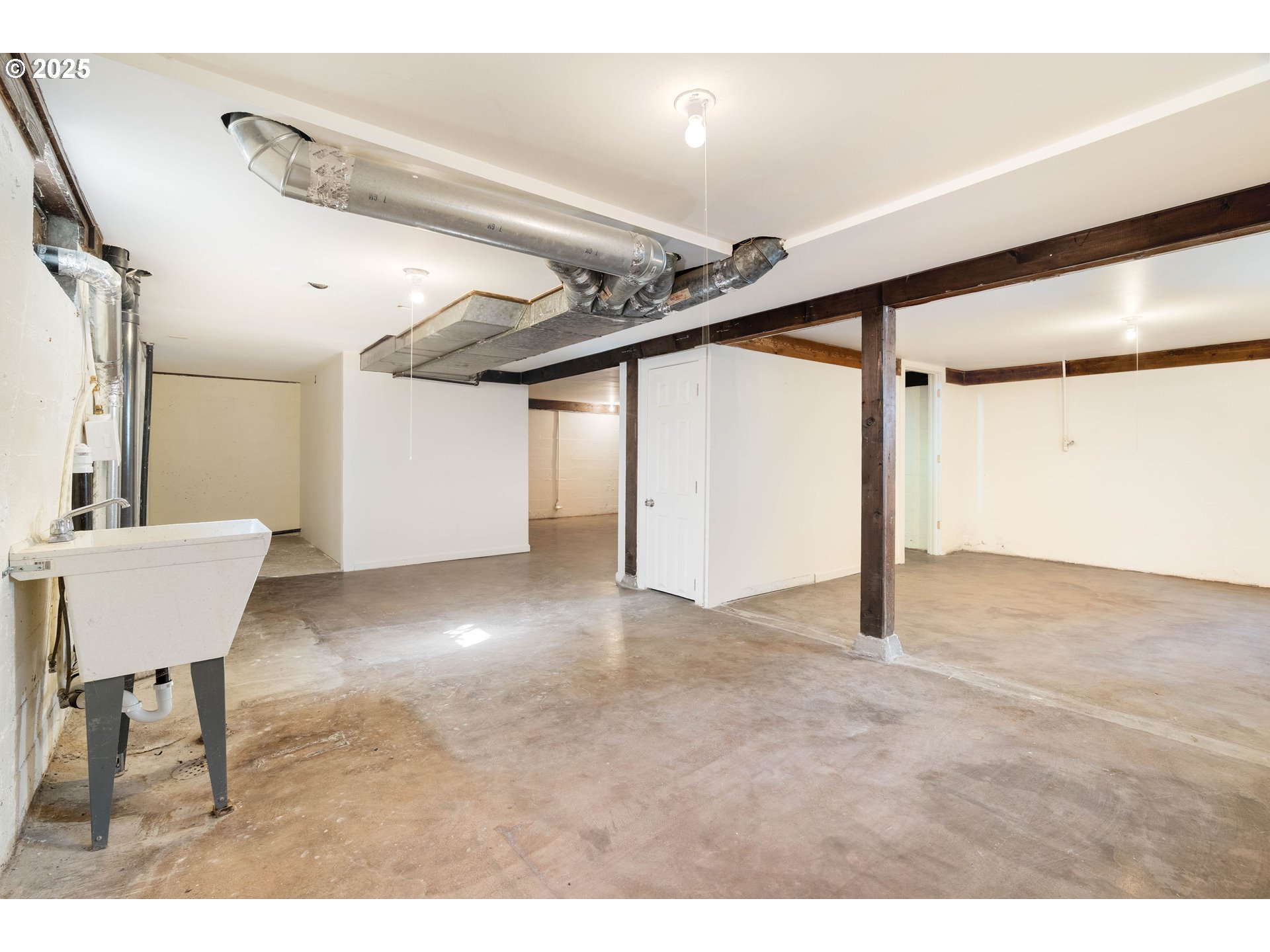 11330 Ne Glisan St Property Photo 27
