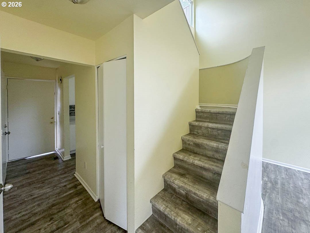 1572 Nw Tanasbrook Ct Property Photo 8