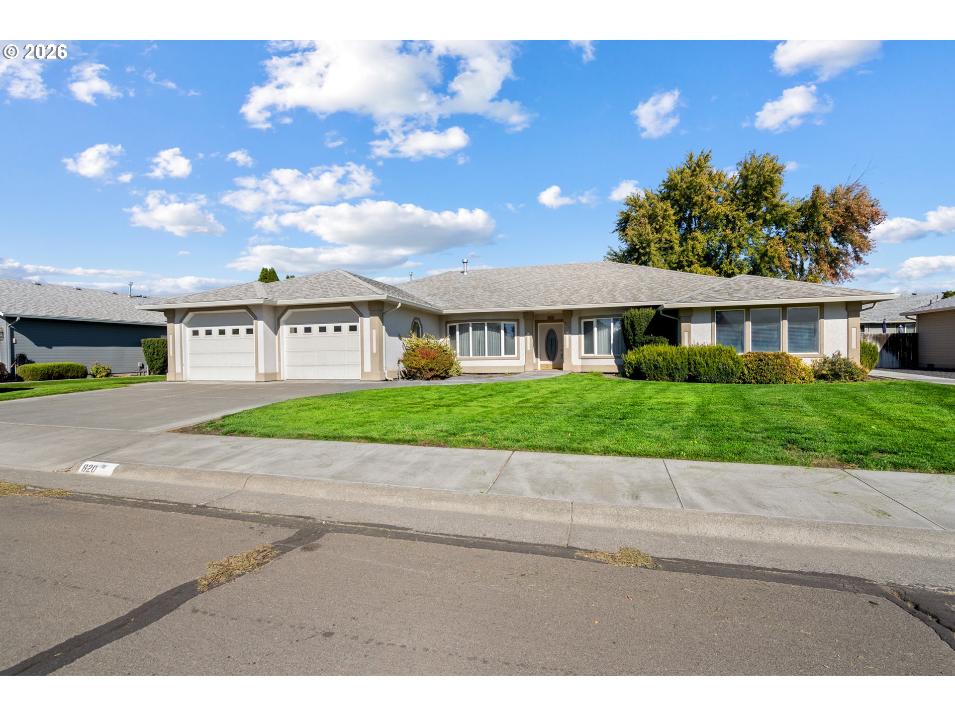 820 W ALDER AVE Property Photo 1
