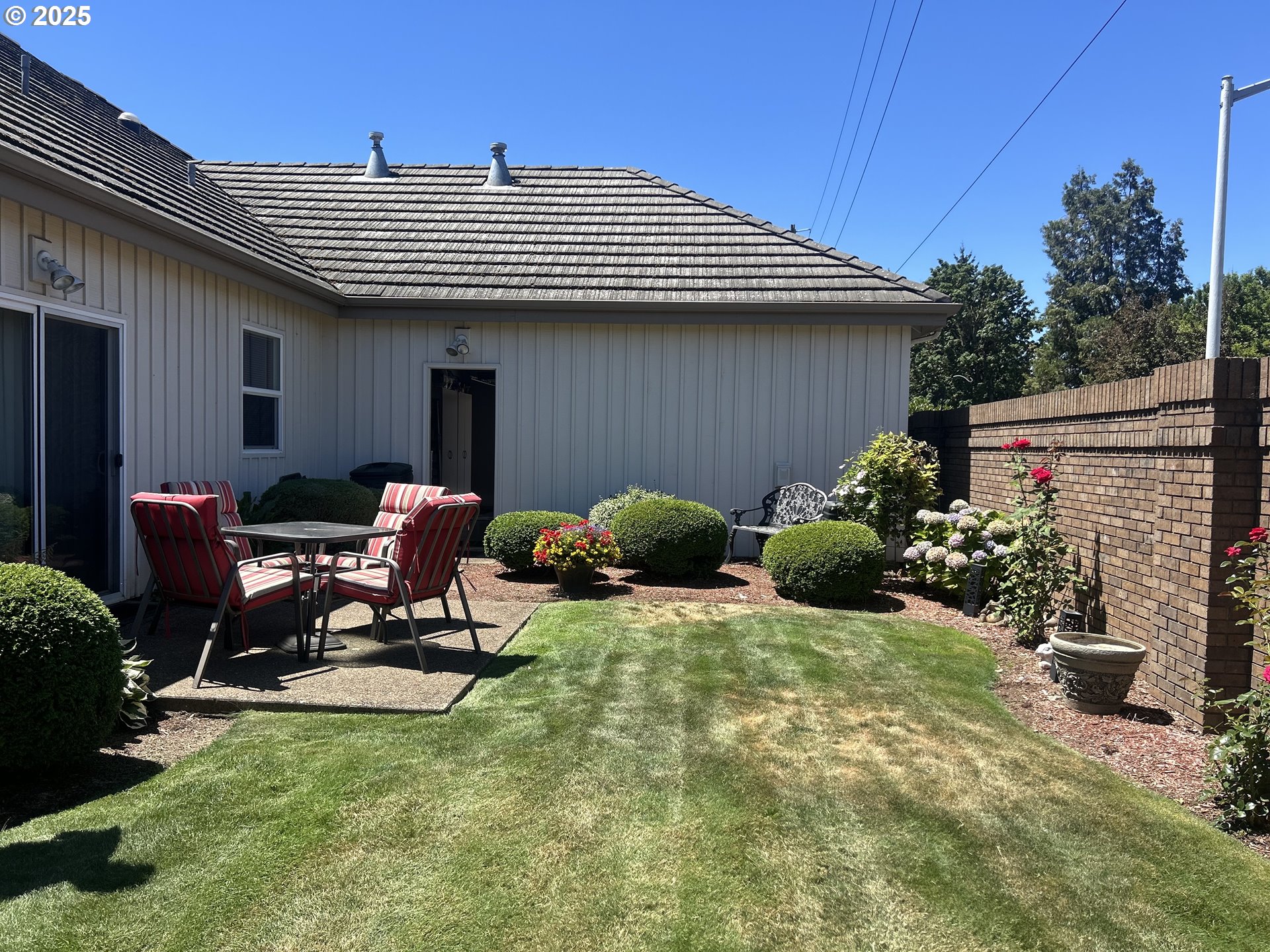 2063 Lake Wind Dr Property Photo 14
