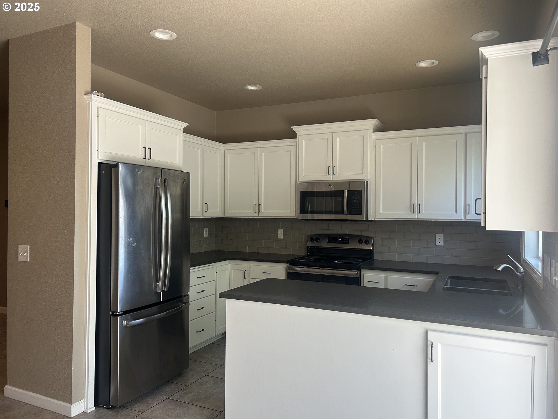 2063 Lake Wind Dr Property Photo 22