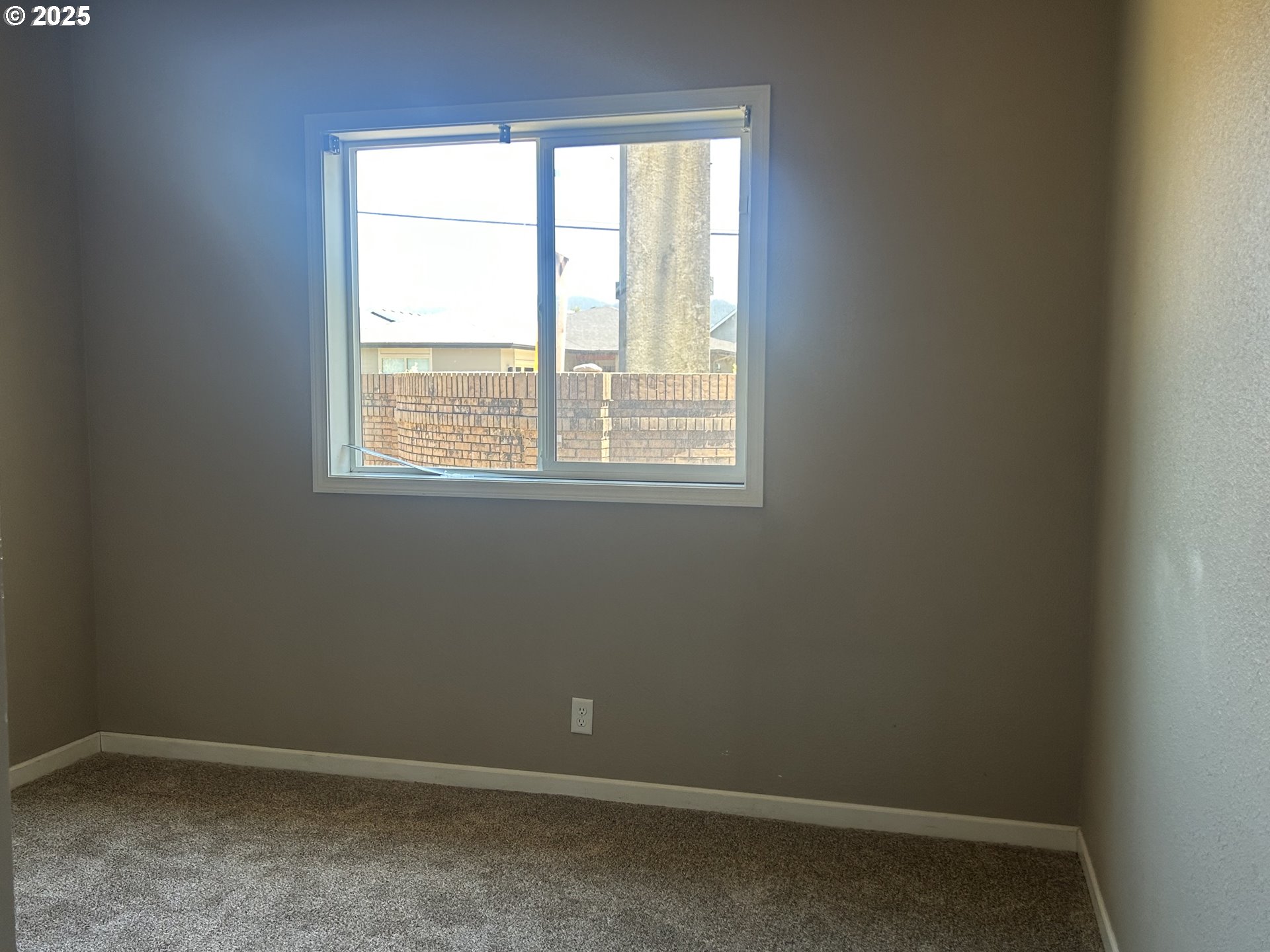 2063 Lake Wind Dr Property Photo 24