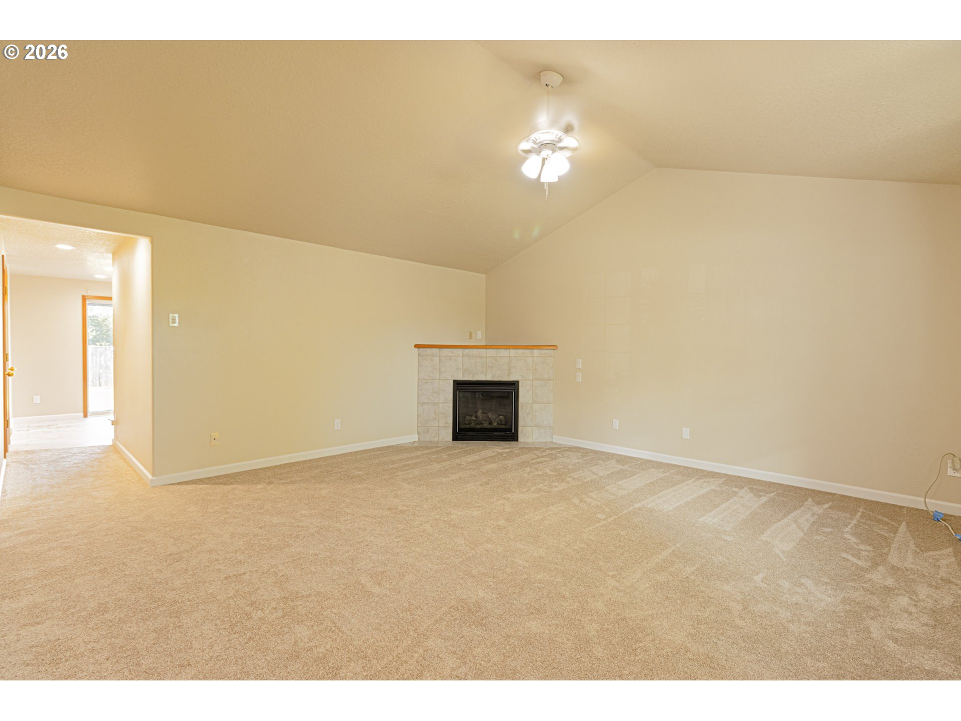 1729 Hartford Dr Property Photo 6