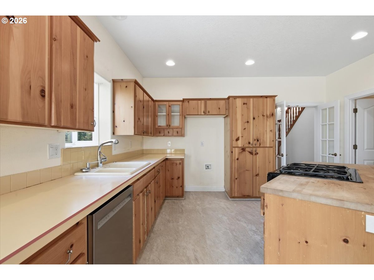 4374 Log Dr Property Photo 8