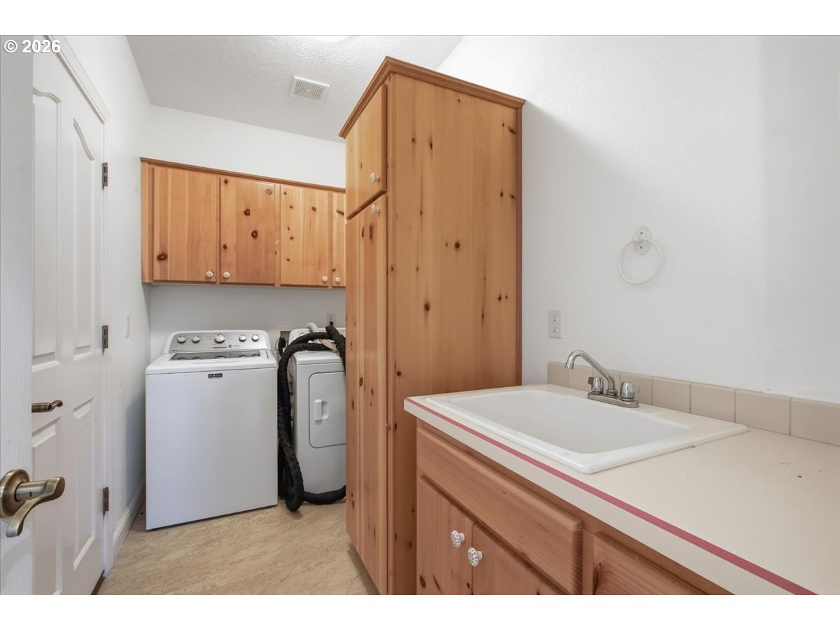 4374 Log Dr Property Photo 15