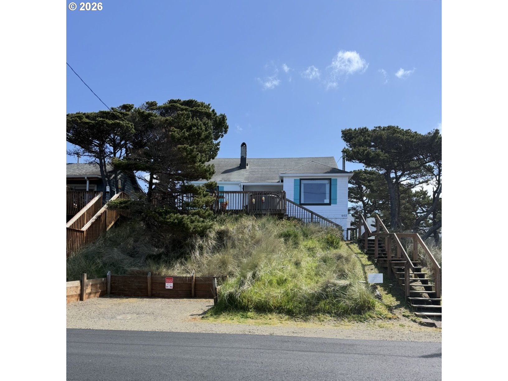 602 N Pacific St Property Photo 1