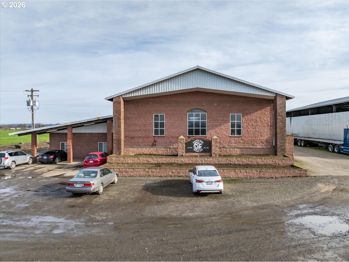 35719 Engle Rd Property Photo 13