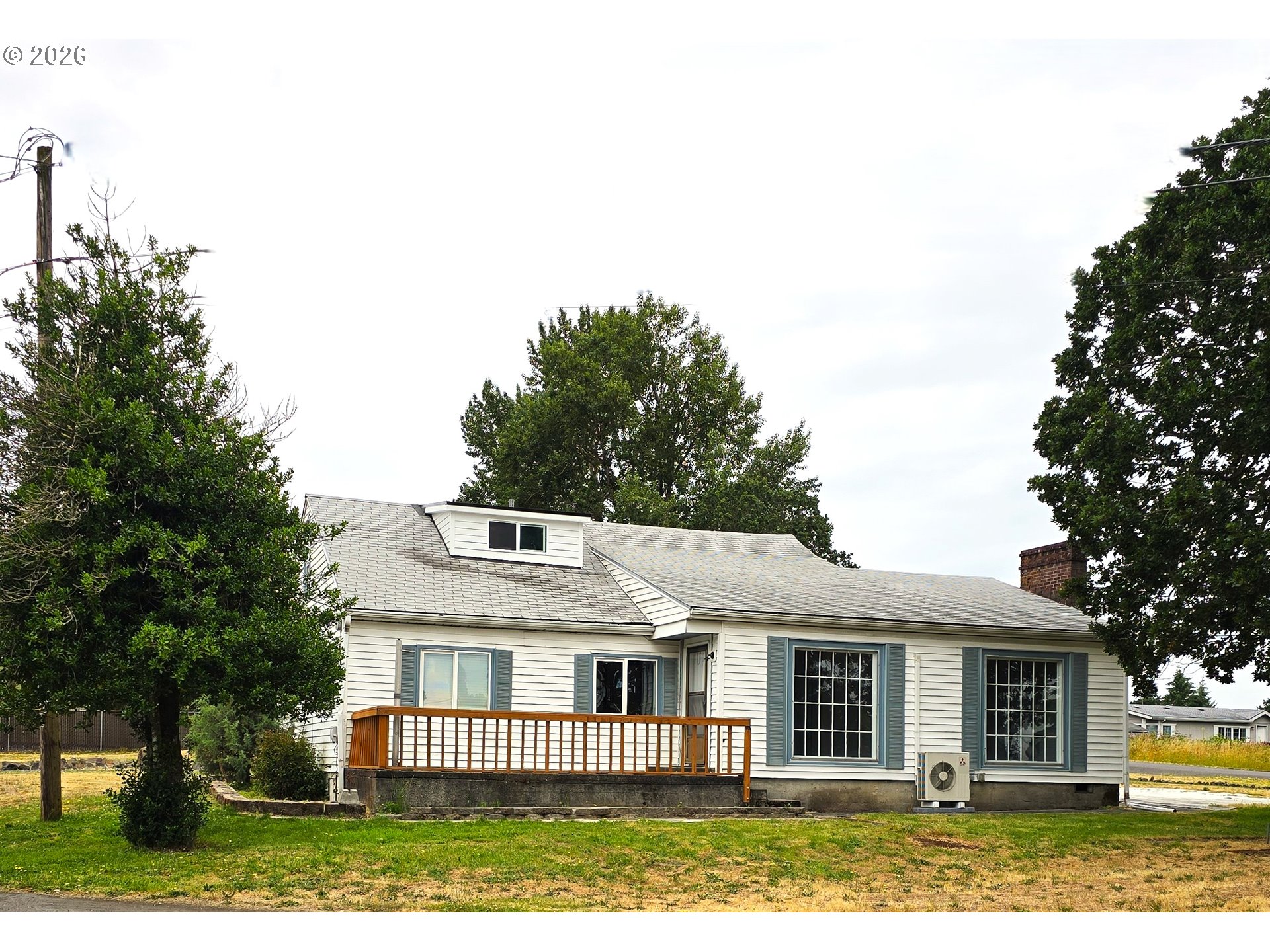 920 Lemont St Property Photo 1
