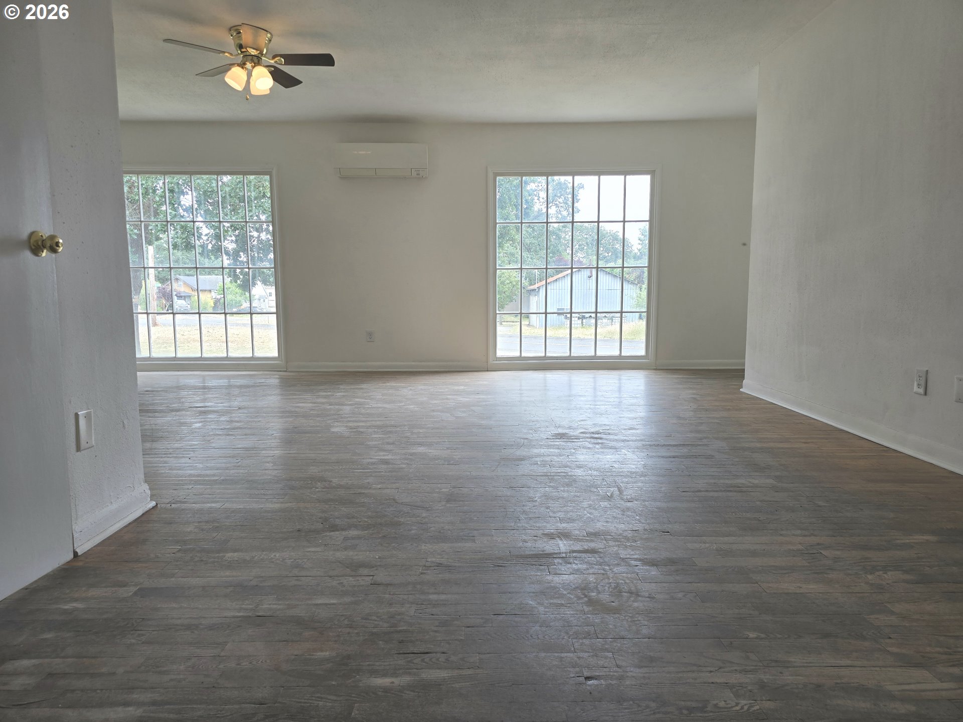920 Lemont St Property Photo 10