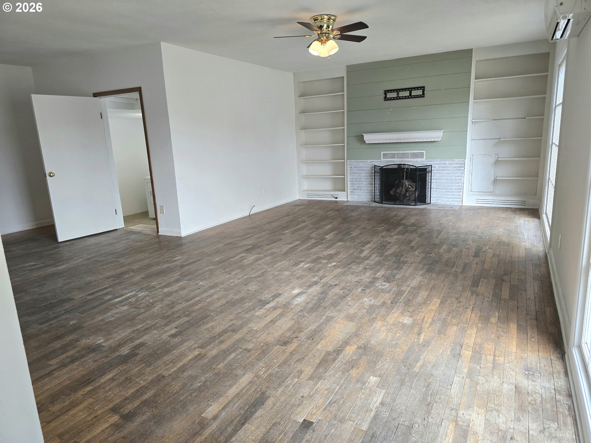 920 Lemont St Property Photo 11