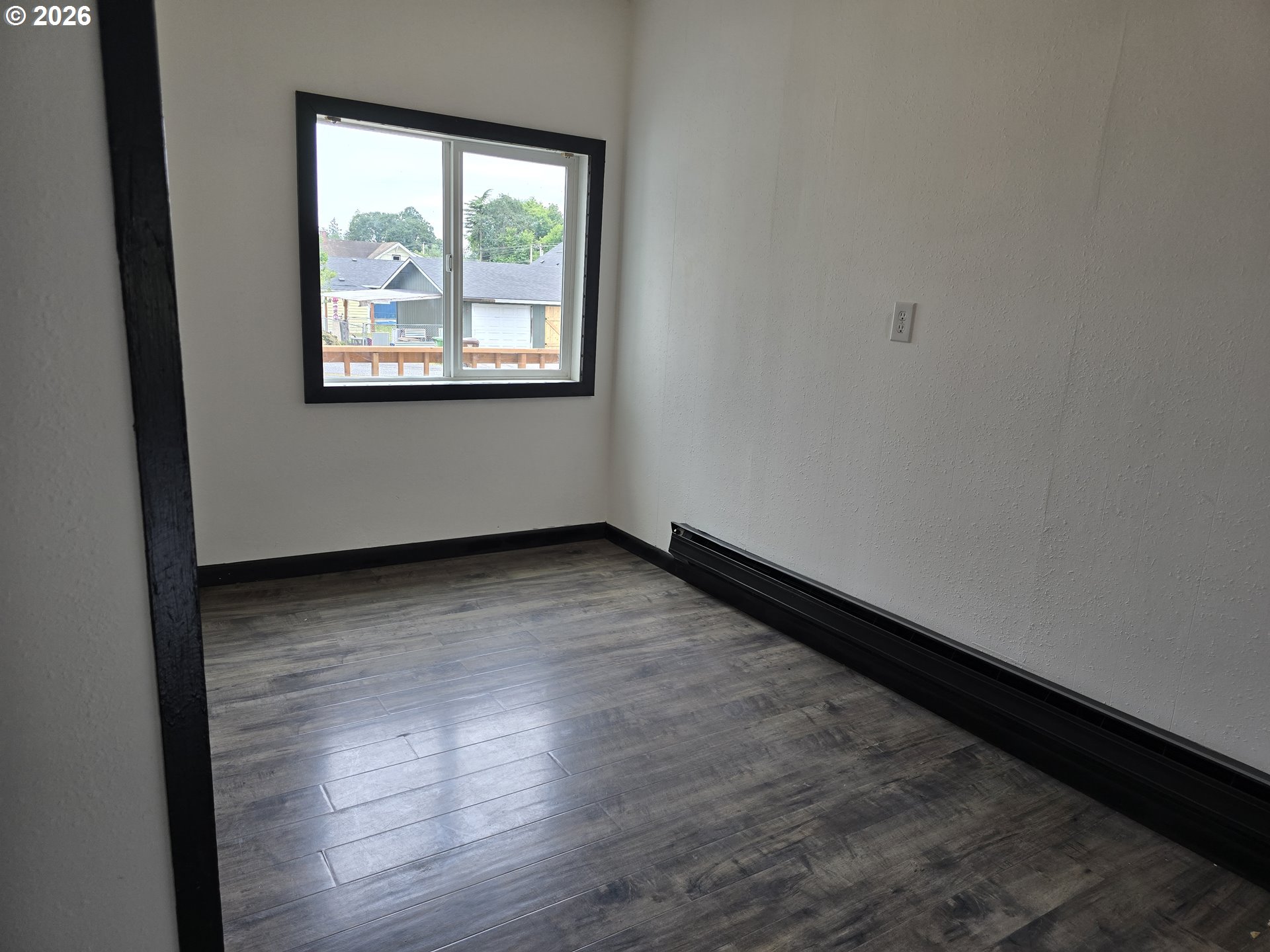 920 Lemont St Property Photo 13