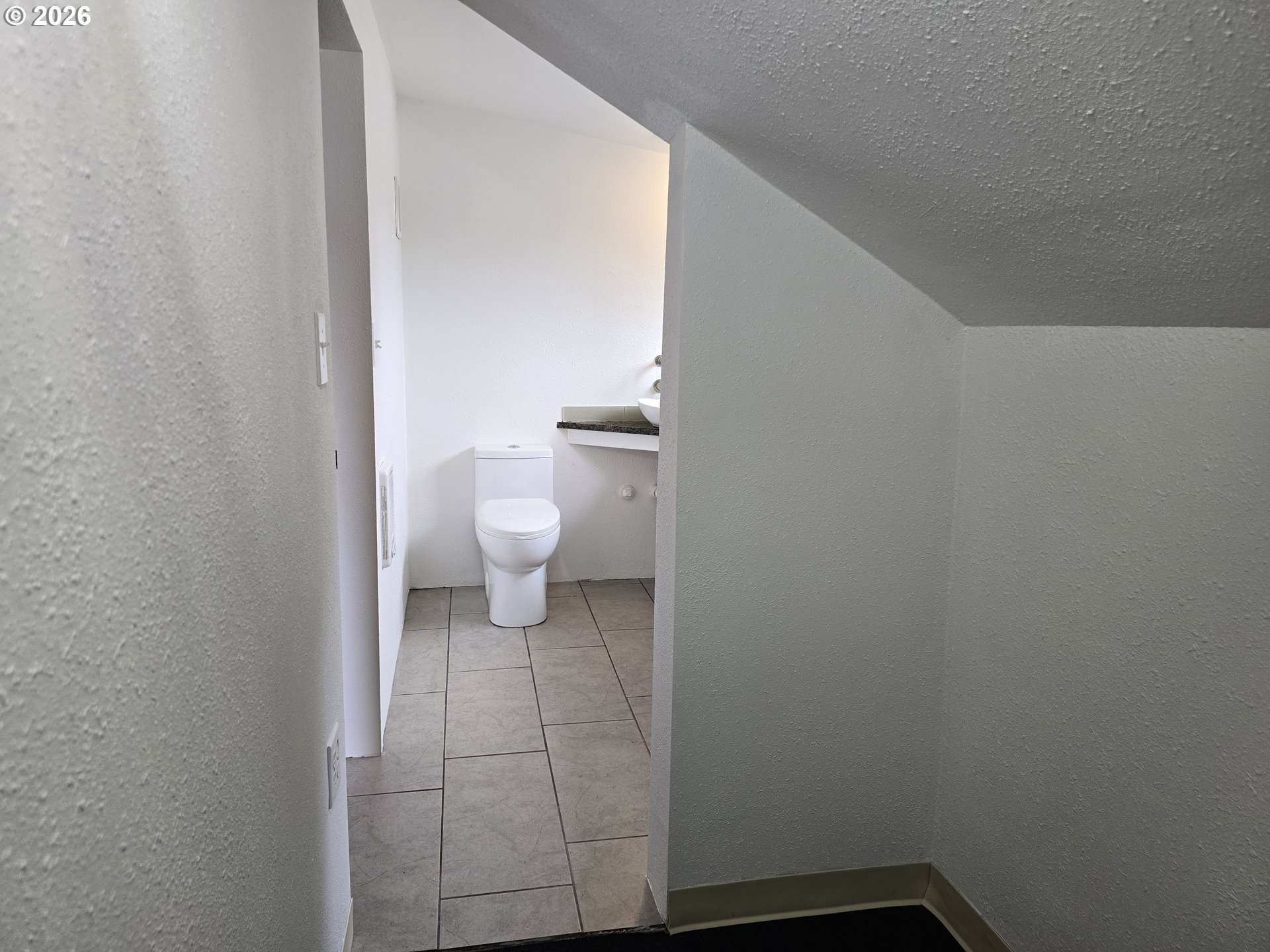 920 Lemont St Property Photo 24