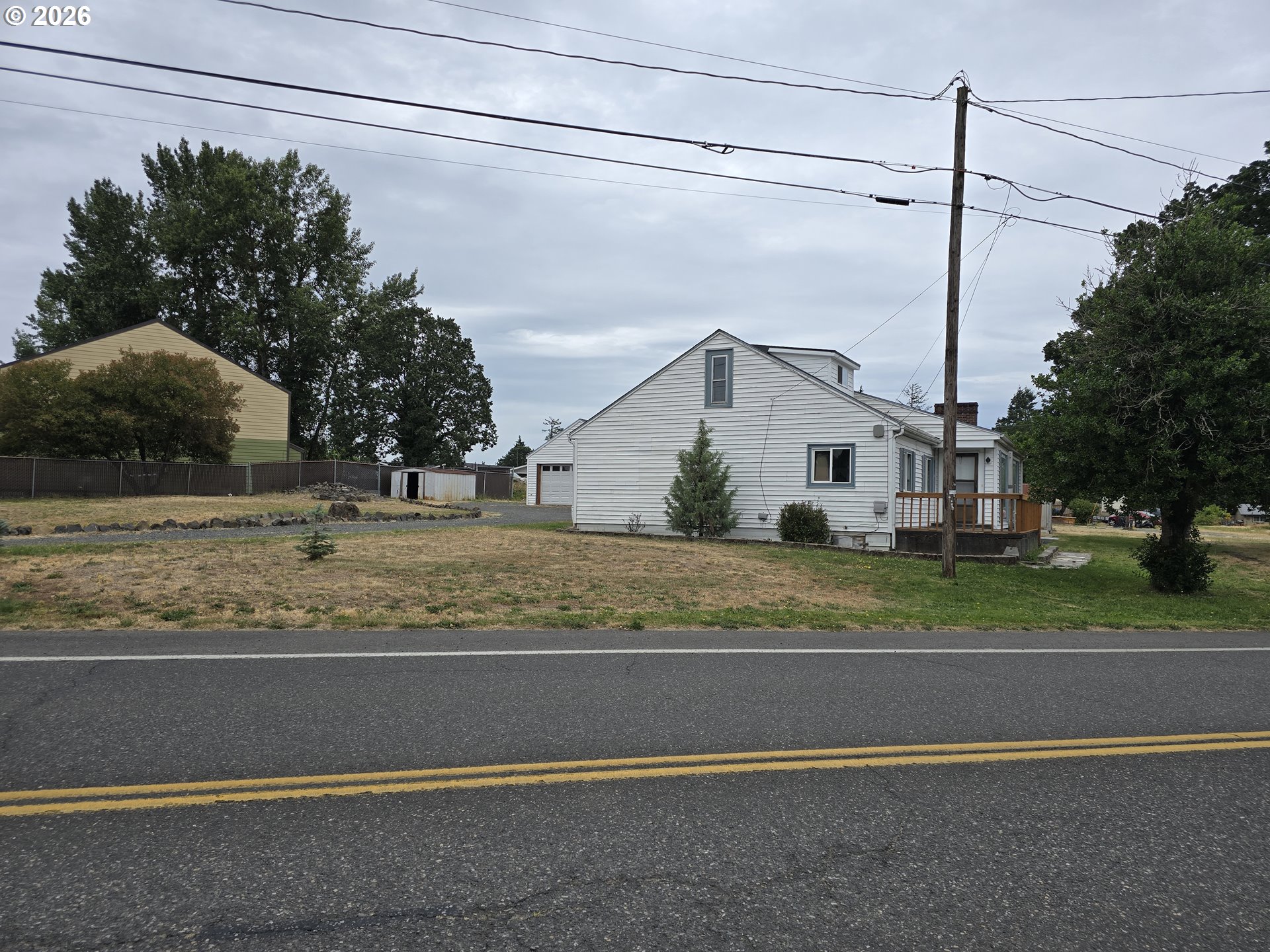 920 Lemont St Property Photo 26