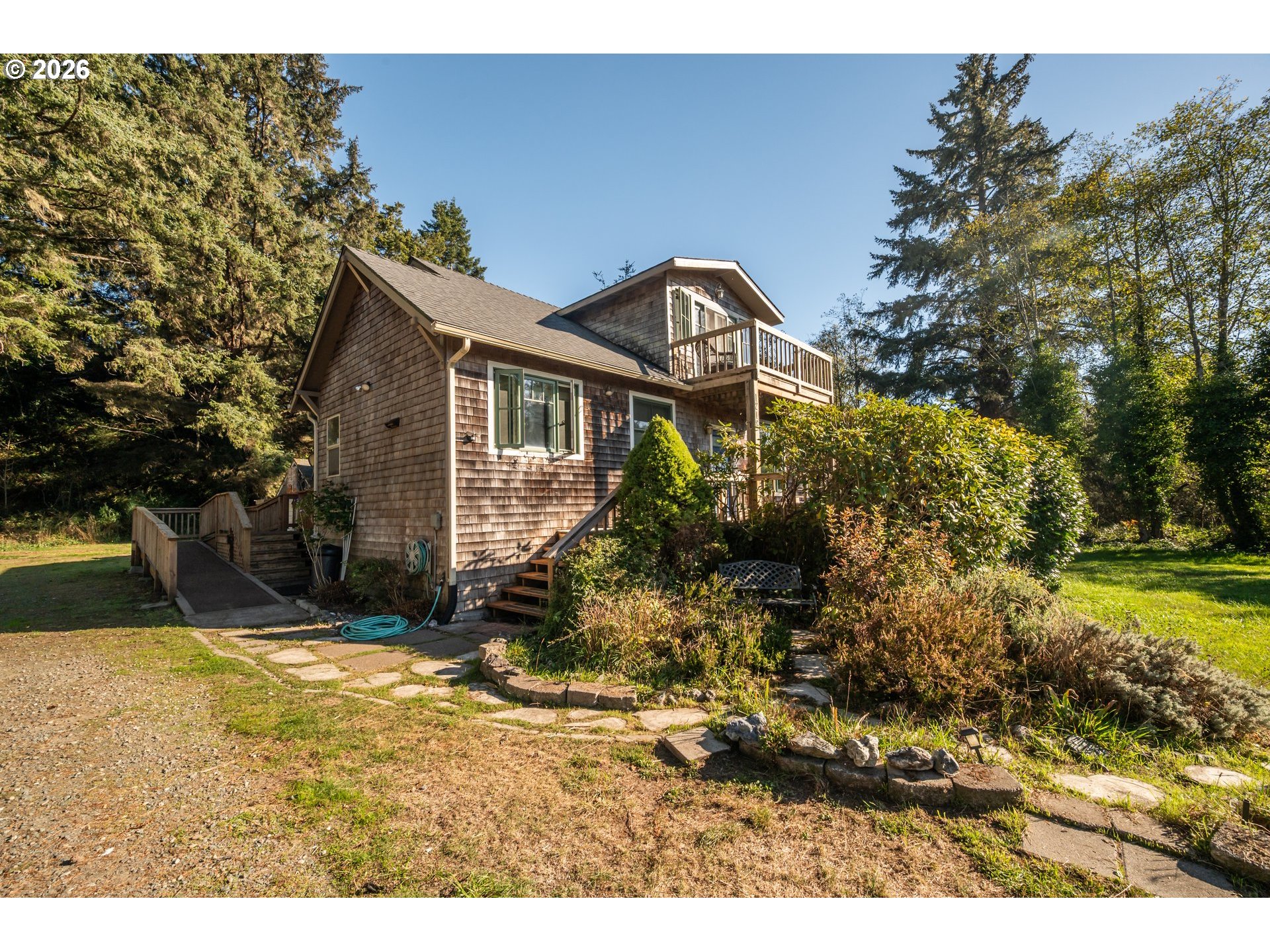 1218 RIVERSIDE DR Property Photo 1