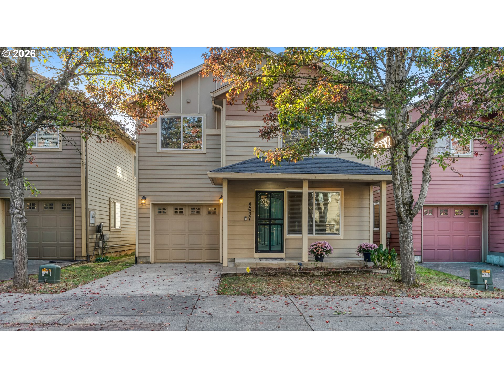 8637 Se Rhone St Se Property Photo 1