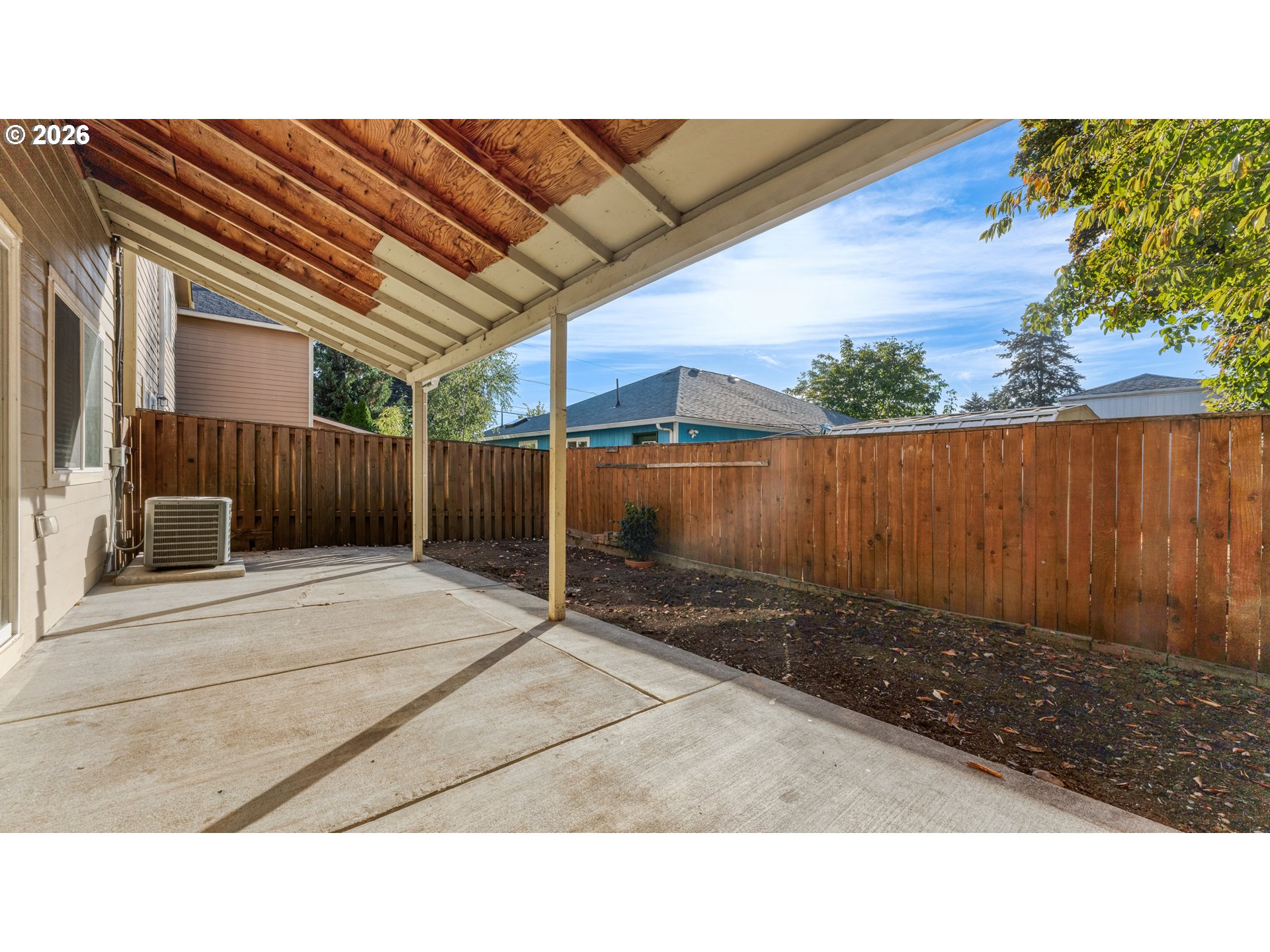 8637 Se Rhone St Se Property Photo 32