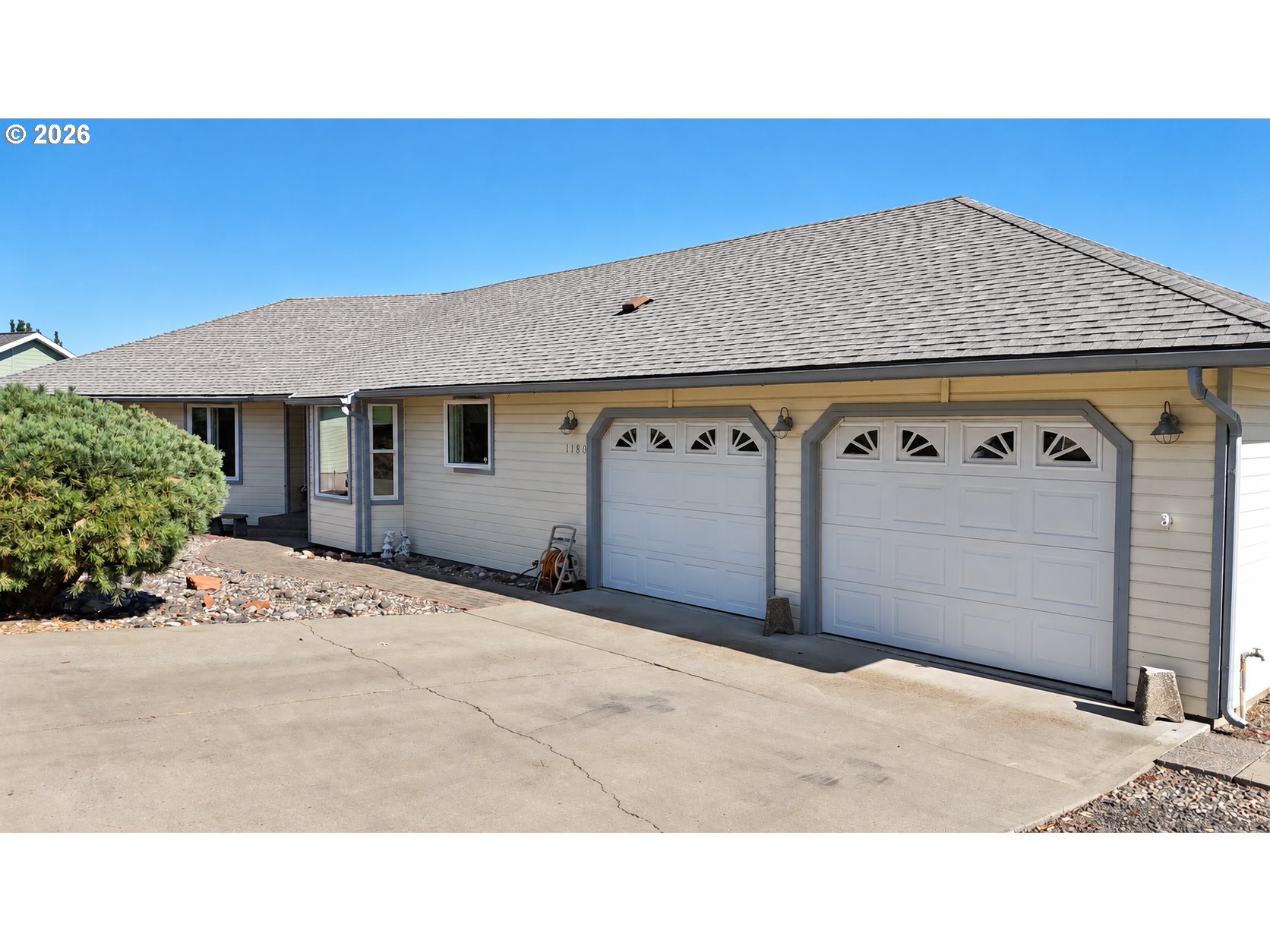 1180 Sw Theta Ct Property Photo 6