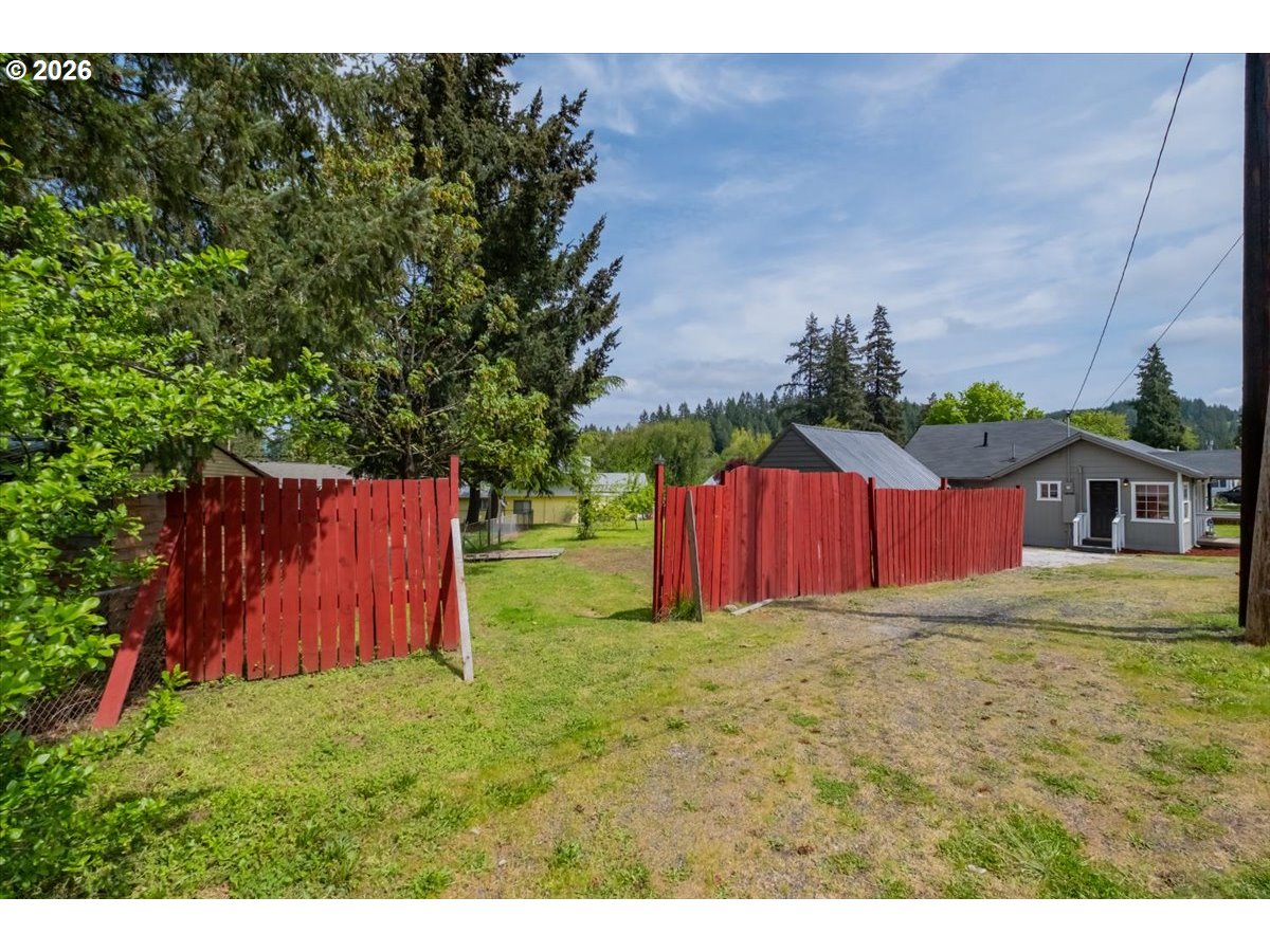 2320 Cedar St Property Photo 37