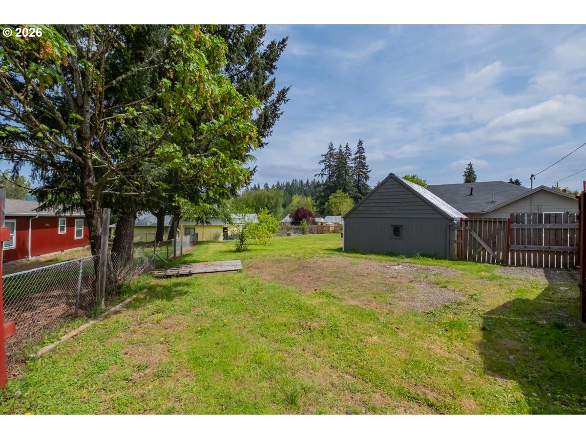 2320 Cedar St Property Photo 38