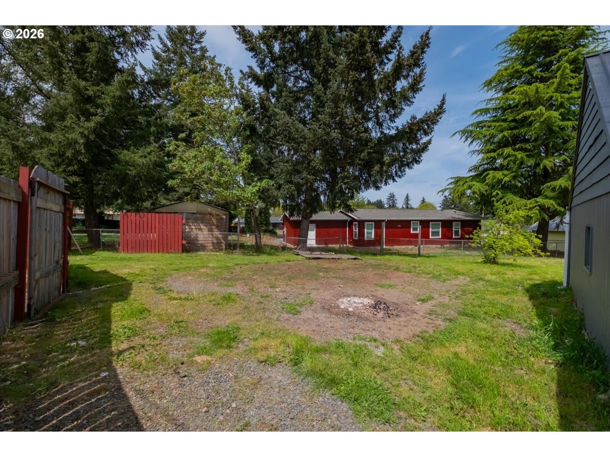 2320 Cedar St Property Photo 39