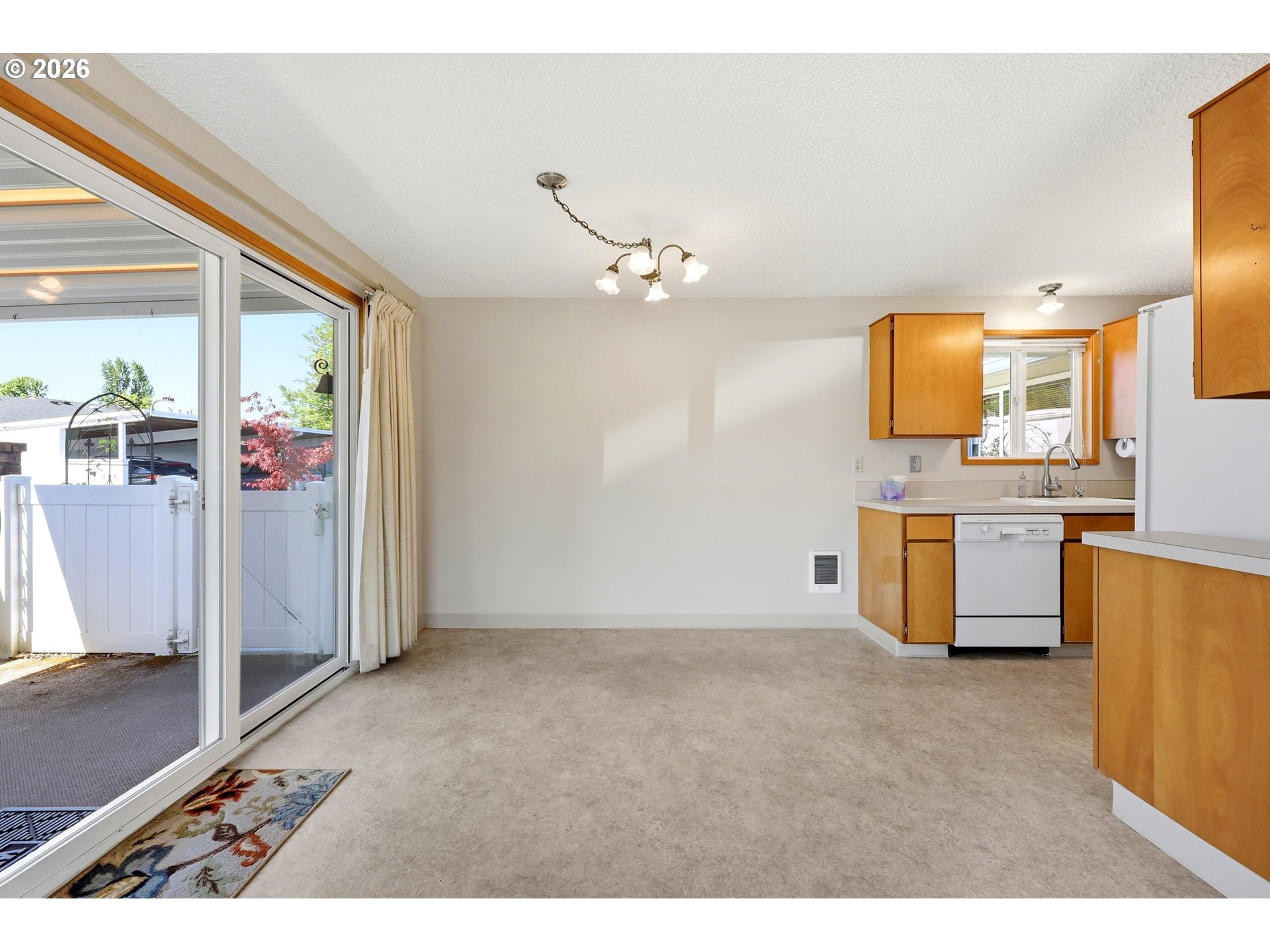 745 Ne Fleming Ave C22 Property Photo 8