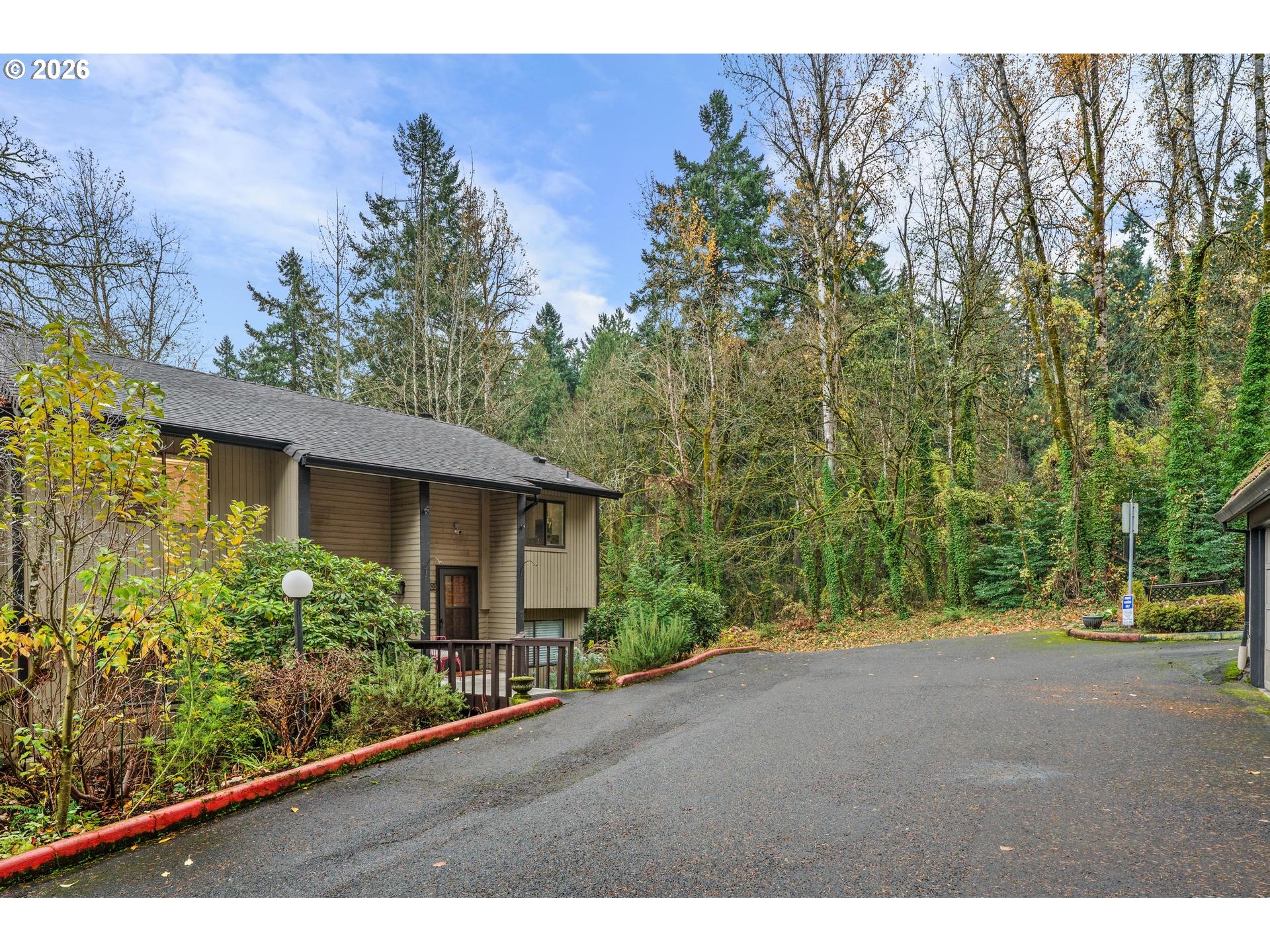 2802 Tree Top Ln Property Photo 30