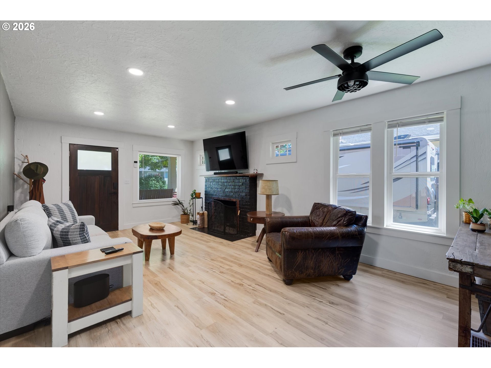 807 S Pearl St Property Photo 6