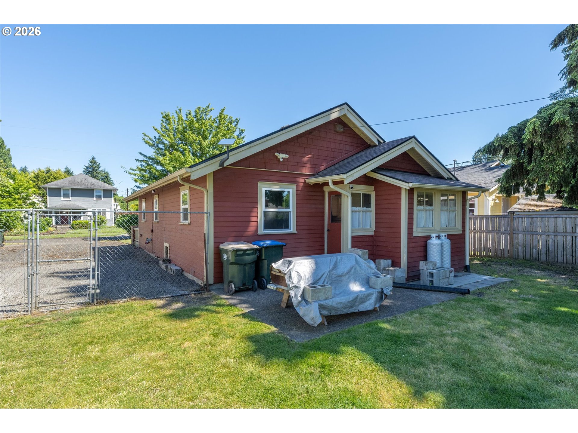 807 S Pearl St Property Photo 32