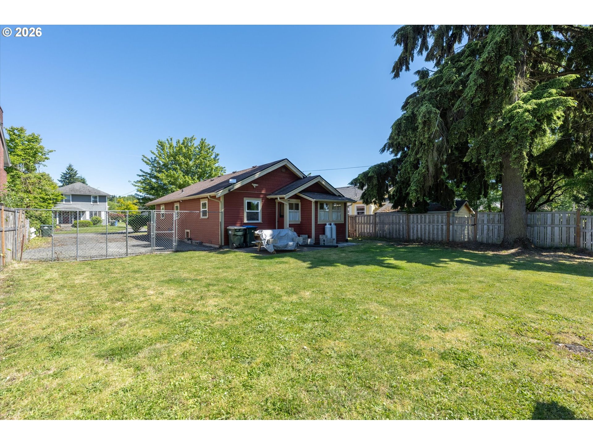 807 S Pearl St Property Photo 34