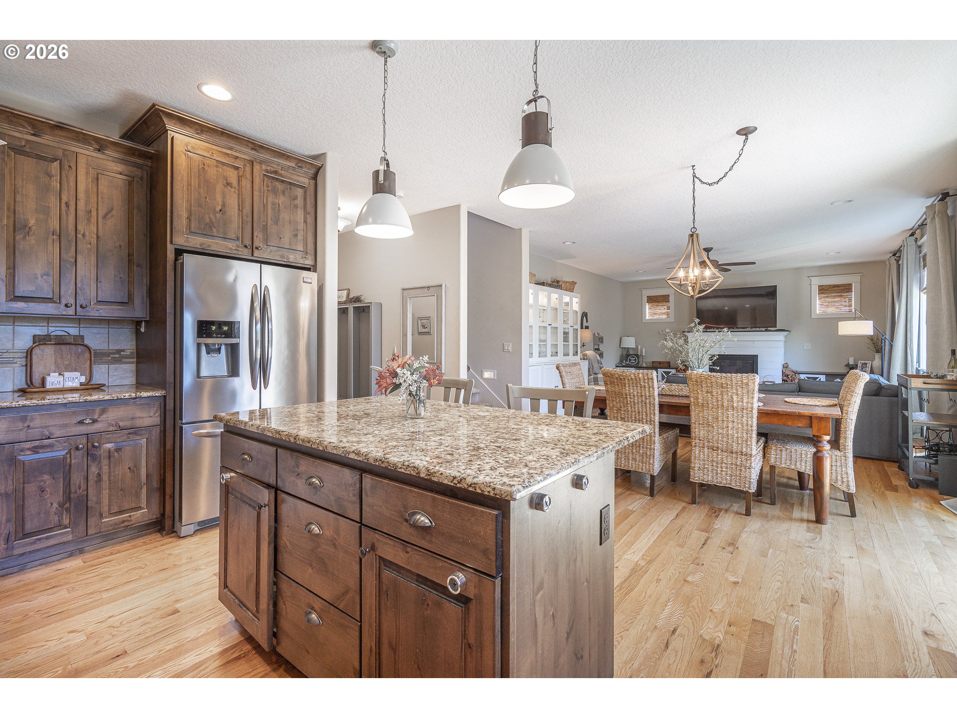 5102 E Longest Dr Property Photo 5