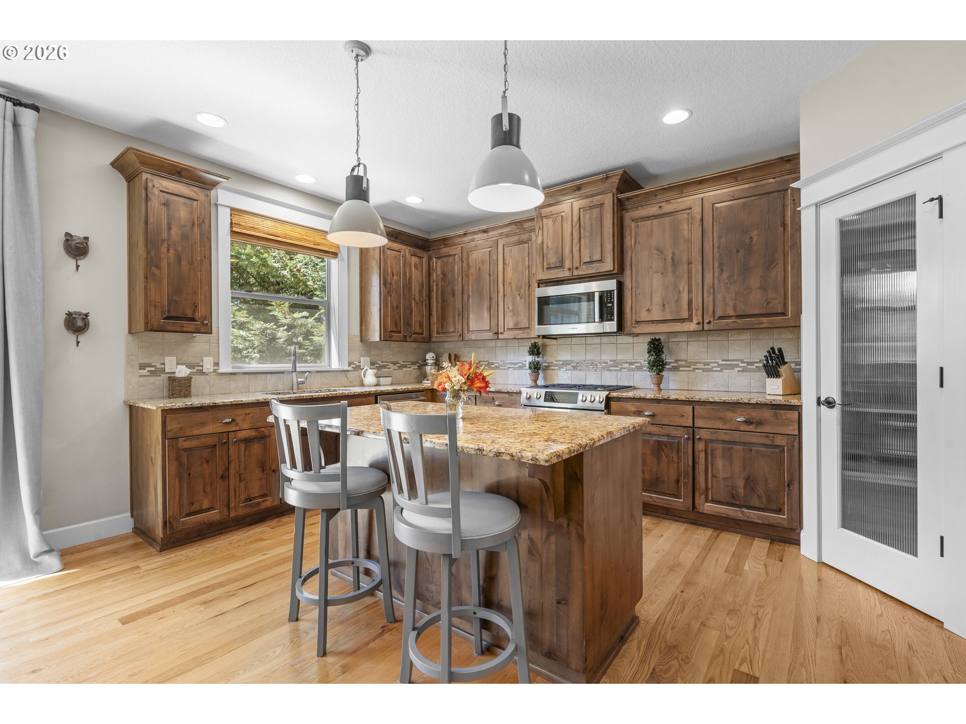 5102 E Longest Dr Property Photo 6