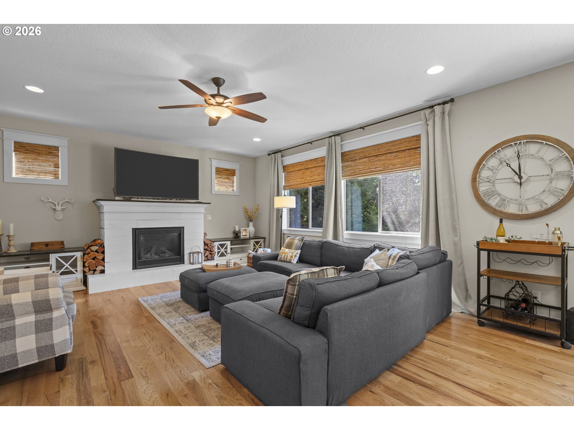 5102 E Longest Dr Property Photo 12