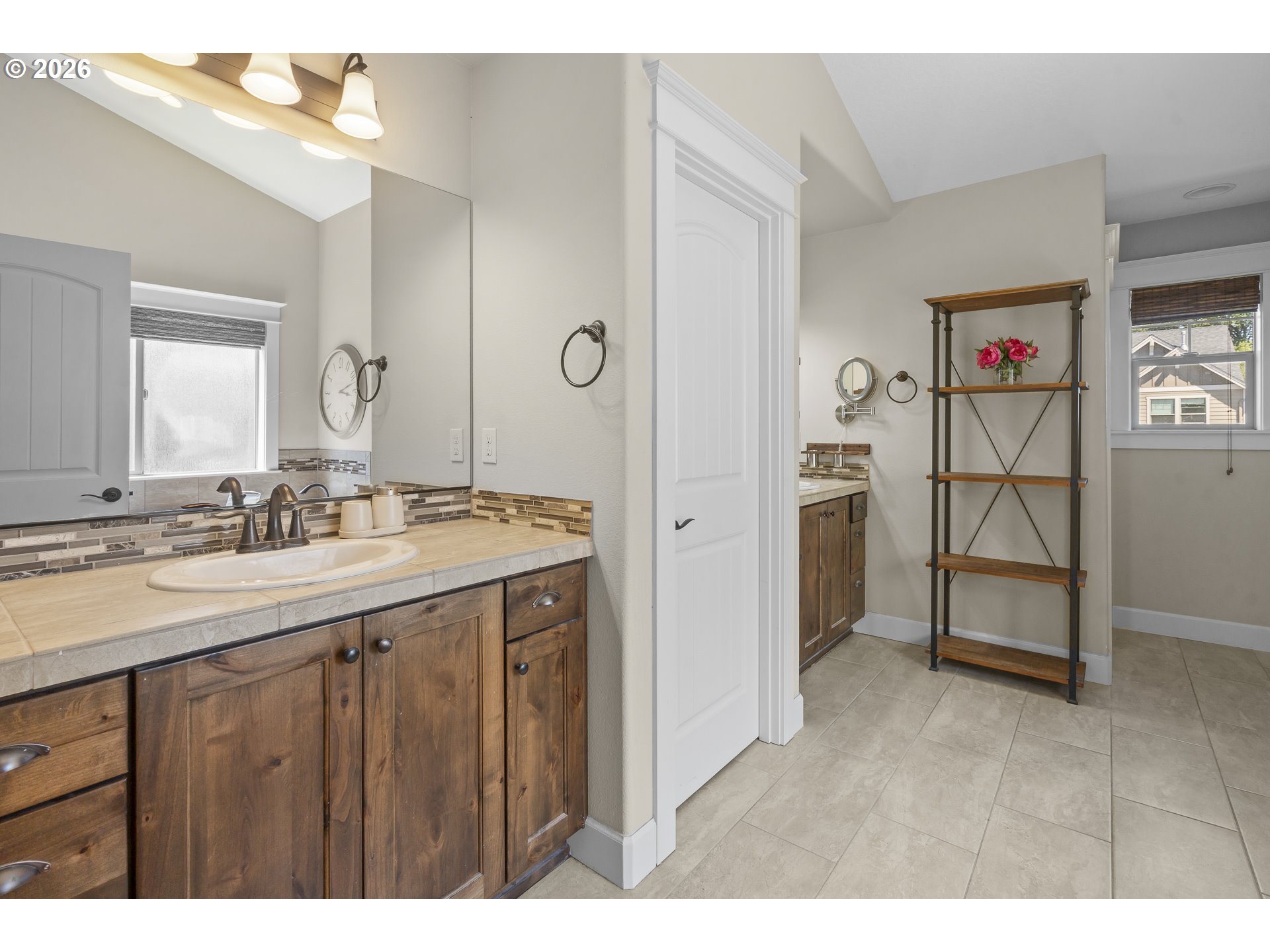5102 E Longest Dr Property Photo 21