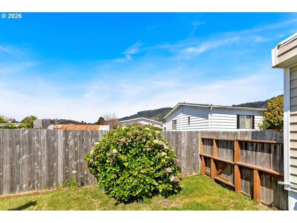 15889 Sunset Strip 62 Property Photo 35