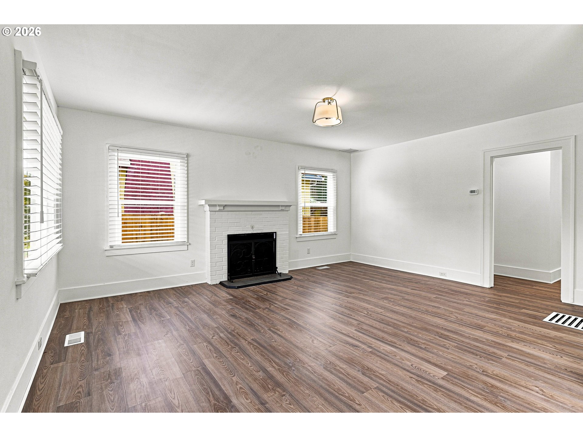 240 E Clarendon St Property Photo 6