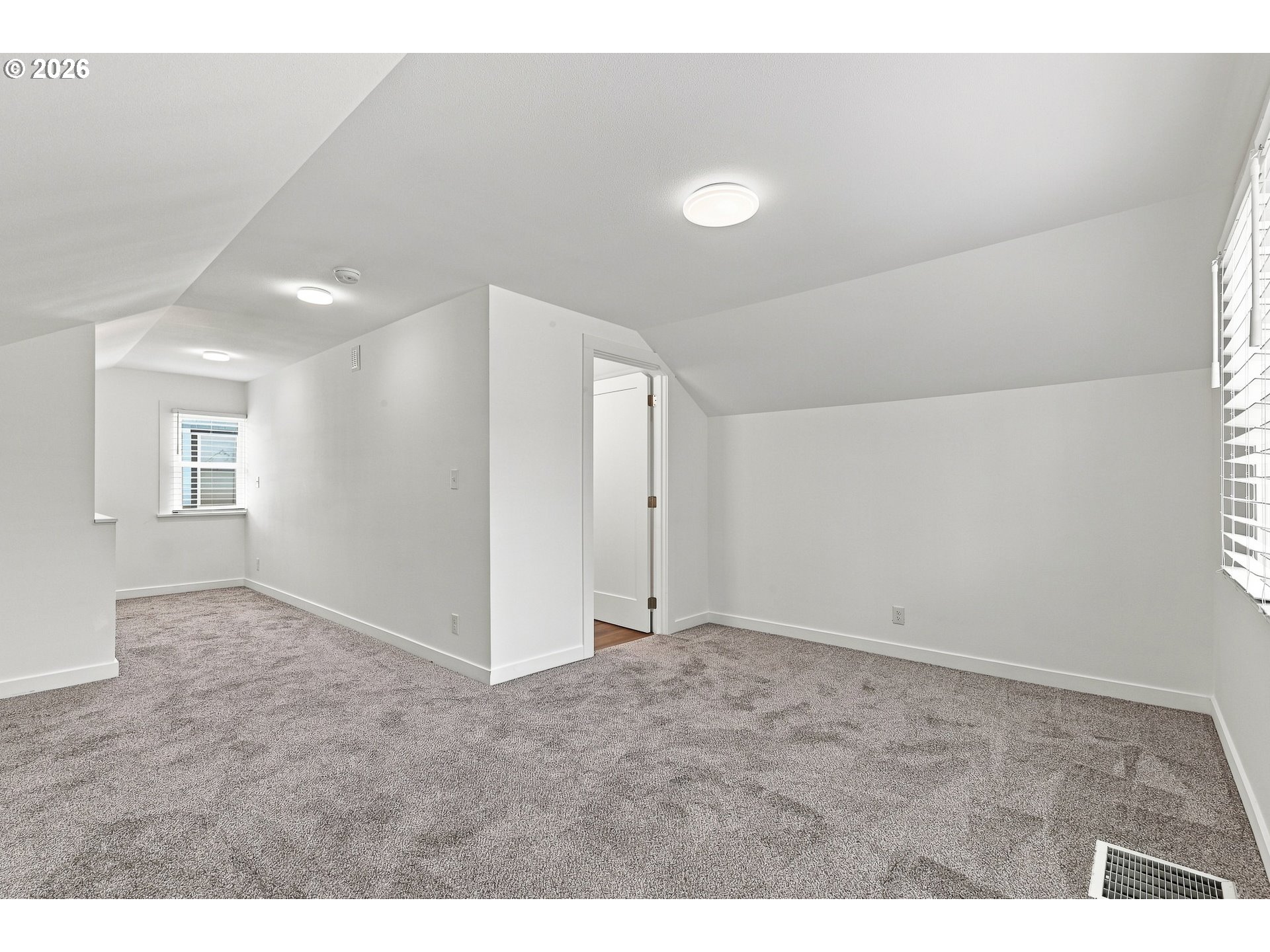 240 E Clarendon St Property Photo 29