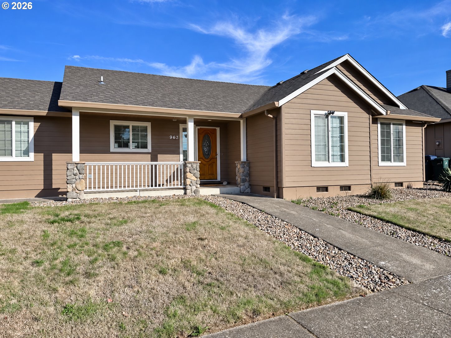 963 HAZELNUT LN Property Photo 1