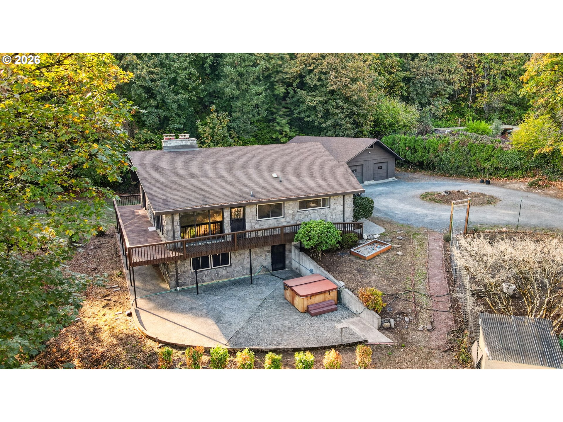 729 Nw Oregon St Property Photo 4