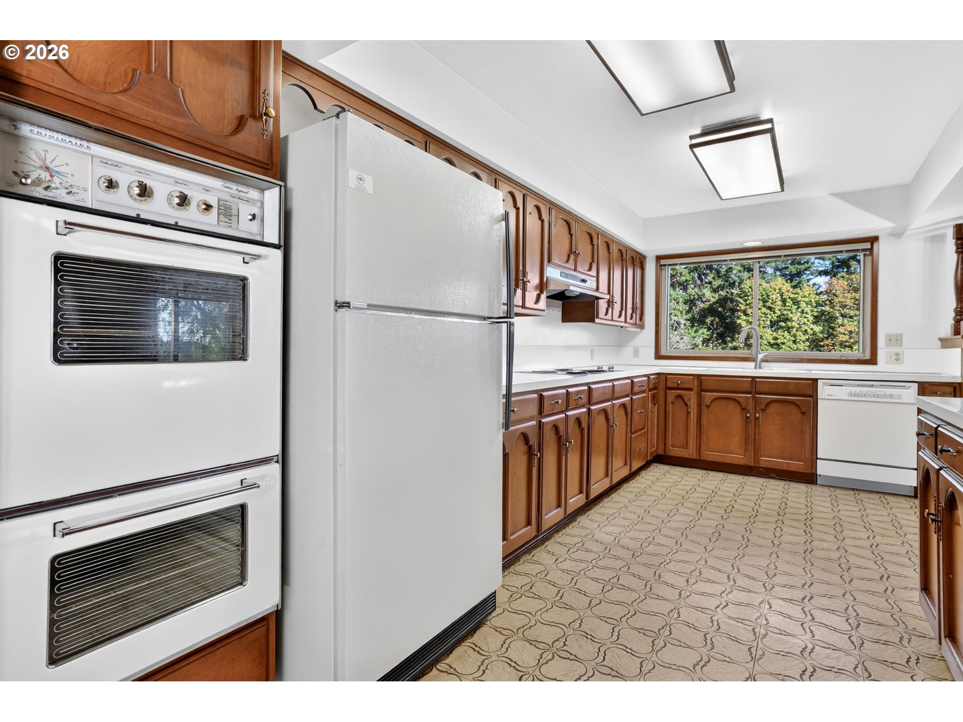 729 Nw Oregon St Property Photo 15