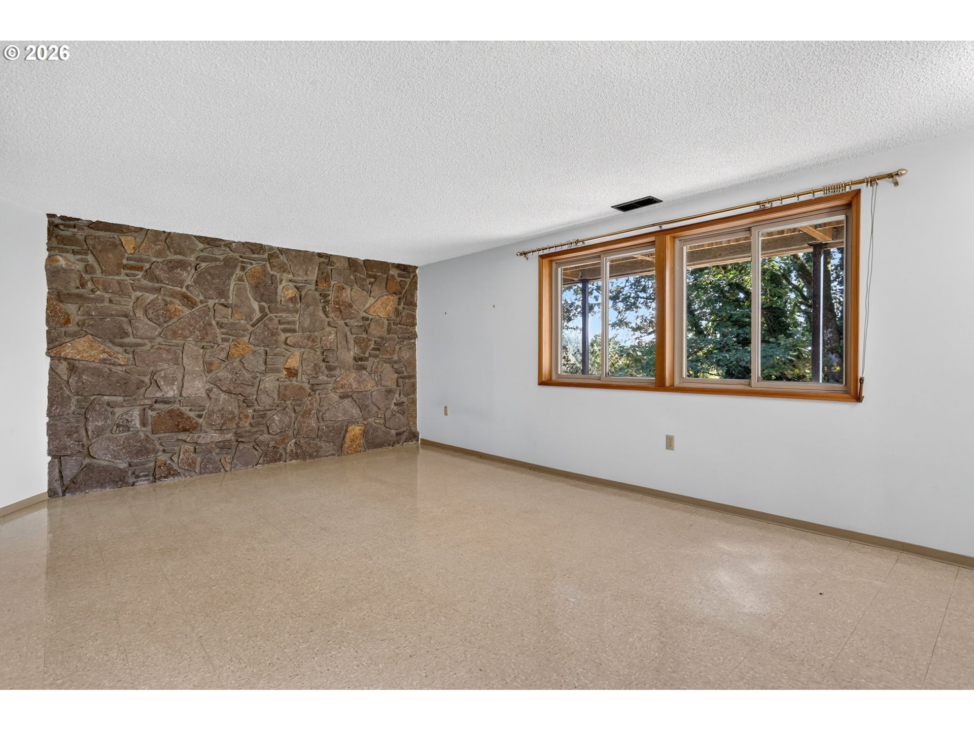 729 Nw Oregon St Property Photo 32