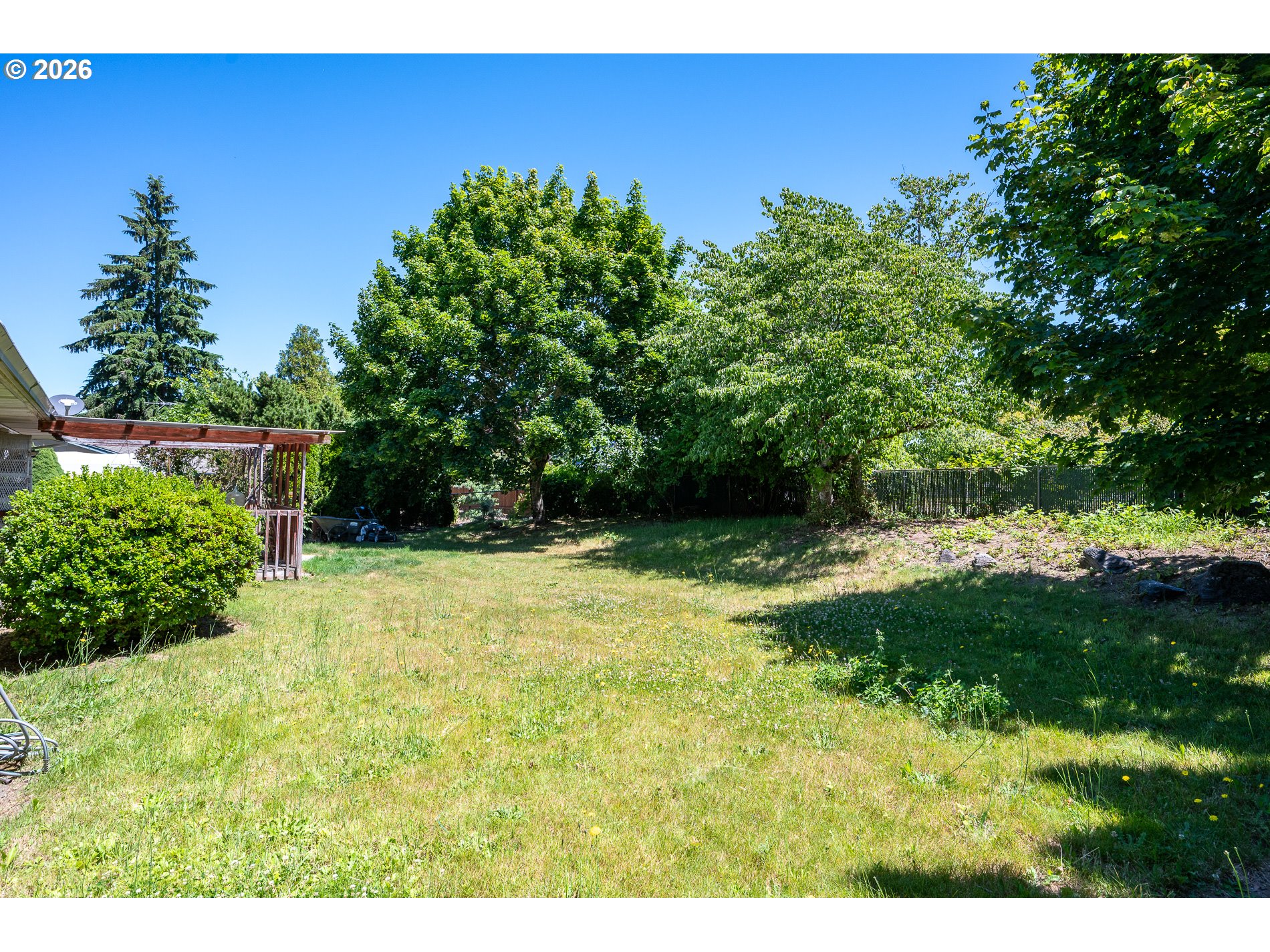 1560 Ne Cochran Dr Property Photo 23
